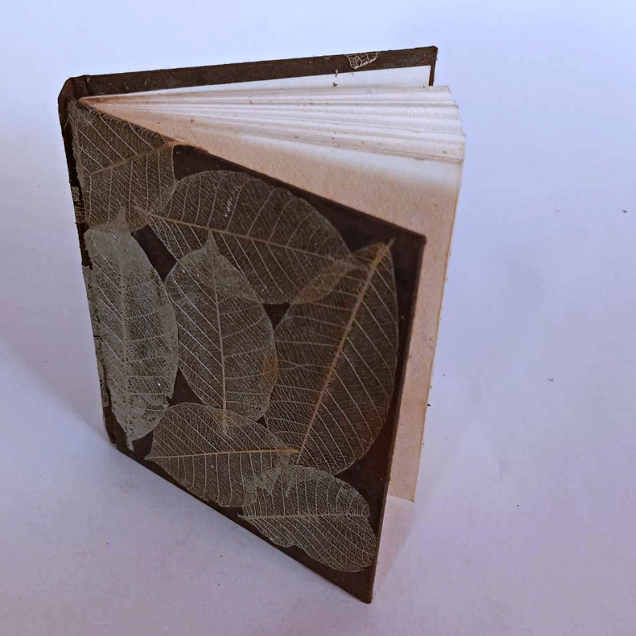 Mulberry paper notebook with rubber leaves, handmade paper inside สมุดโน้ตกระดาษสาแต่งใบยาง