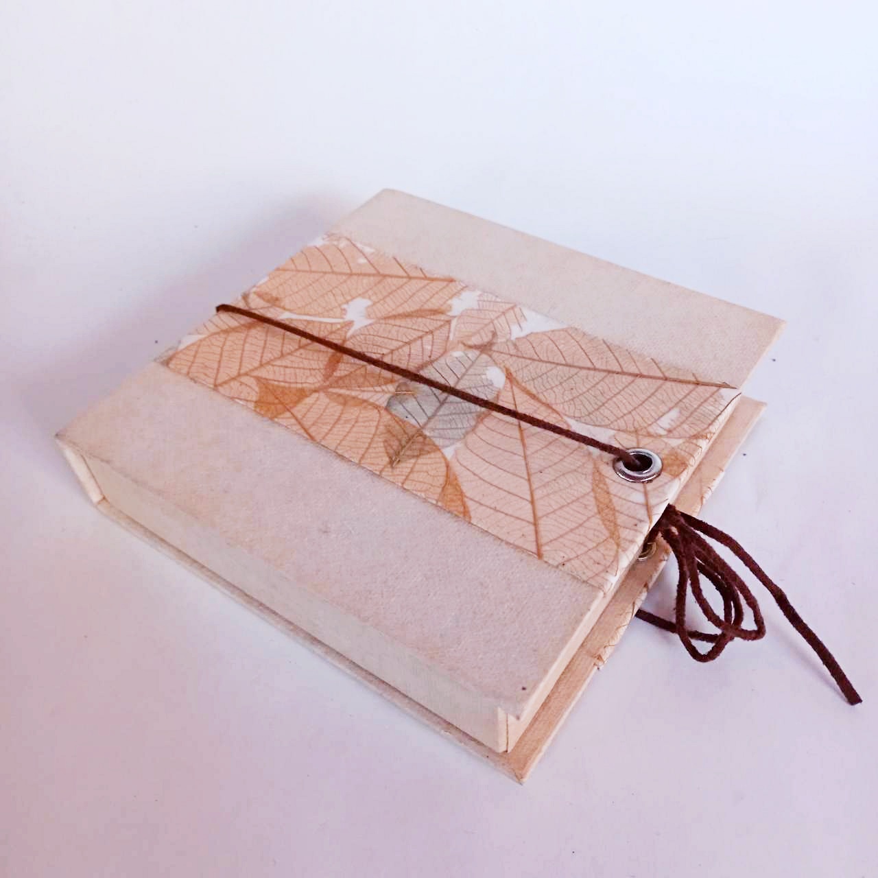 Mulberry paper notebook with rubber leaves สมุดกระดาษสาแต่งใบยาง