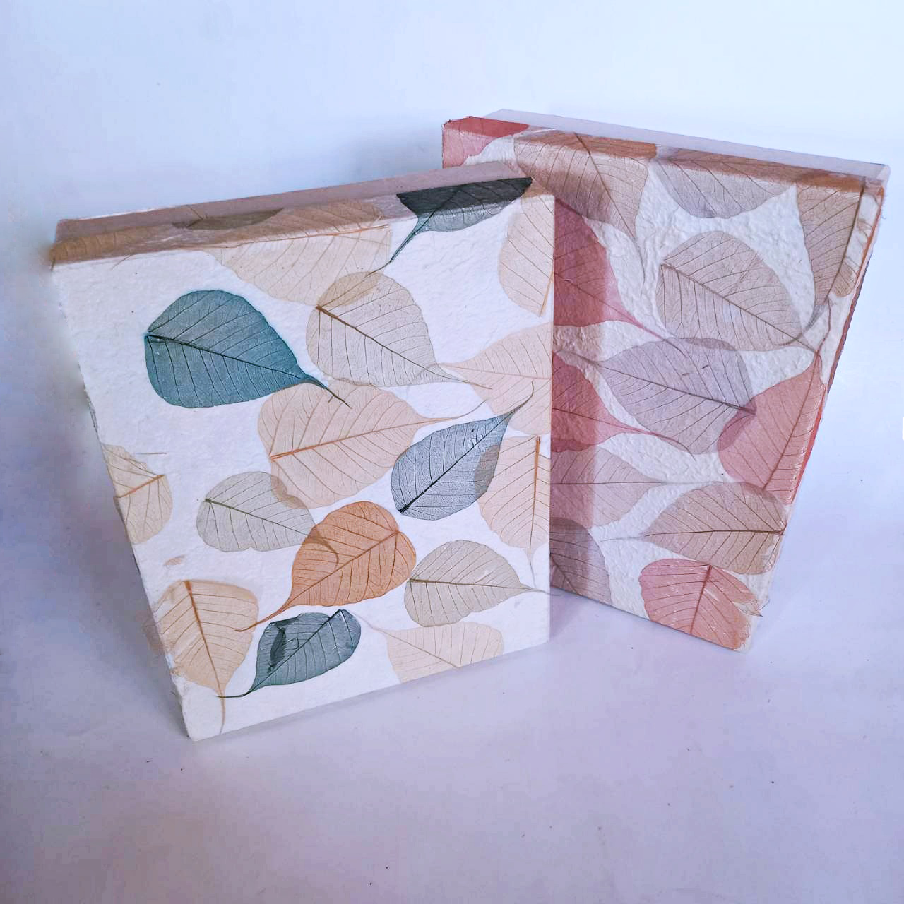 Mulberry paper box with bodhi leaves, กล่องกระดาษสาแต่งใบโพธิ์